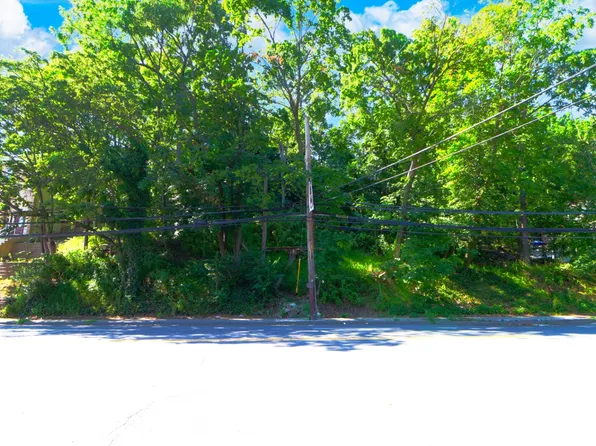 1299 Richmond Rd, Staten Island, NY 10304