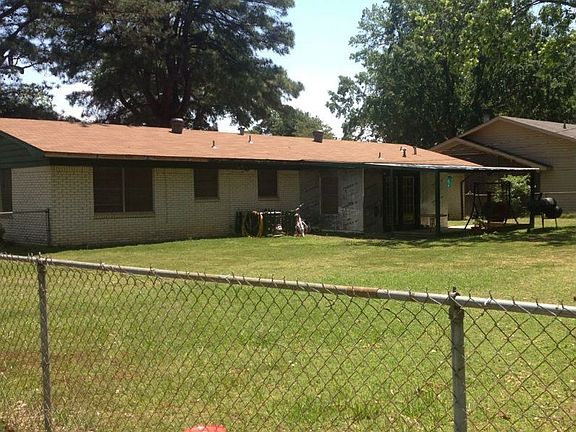 2nd image of 117 Royale Dr