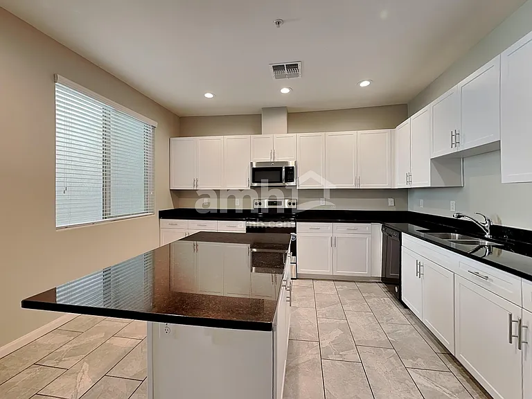 20785 W Thomas Rd — Photo 3