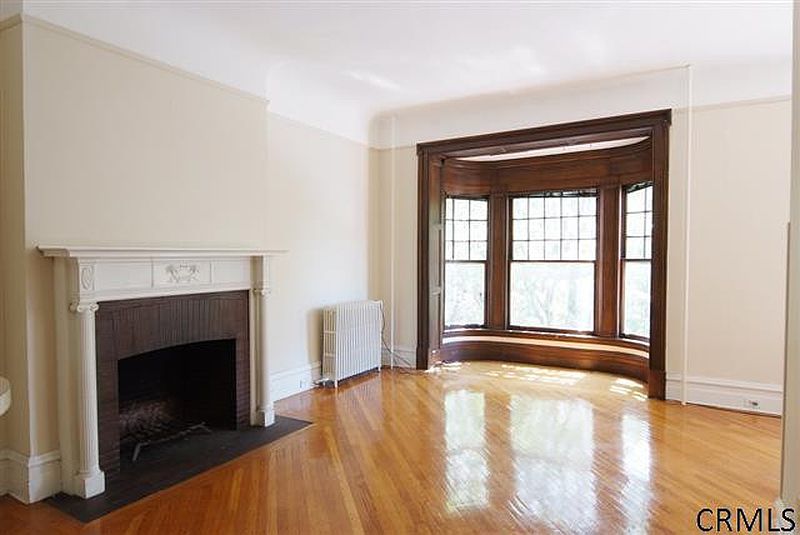 5th image of 371 STATE Street