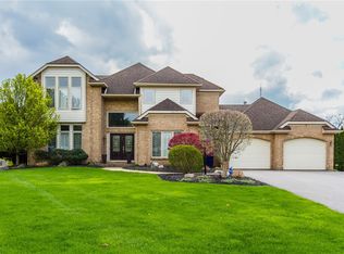 5 Valewood Run, Penfield, NY 14526