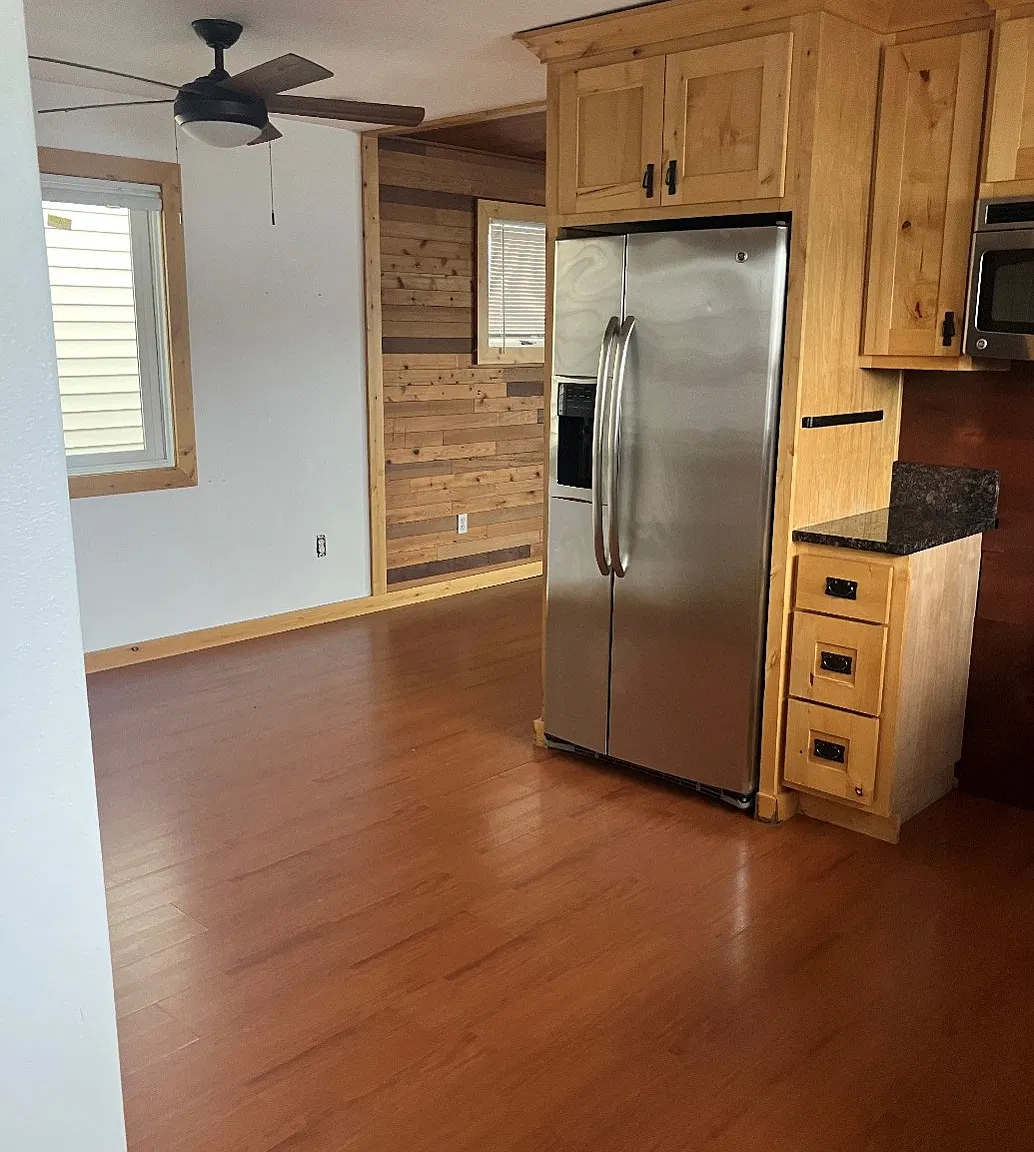 1 bed, 760 sqft, $1,300 — Photo 3