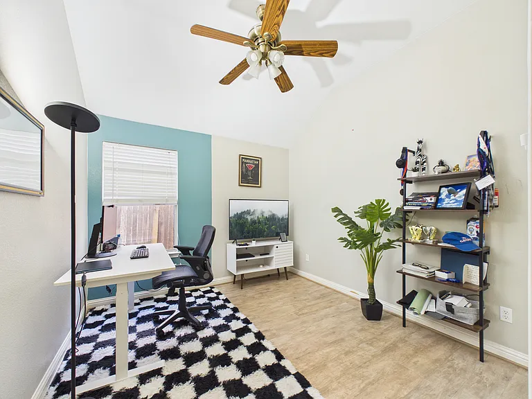 10216 Wind Cave Trl — Photo 29