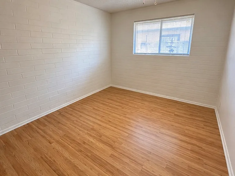 10831 N 18th Ave #3 — Photo 4
