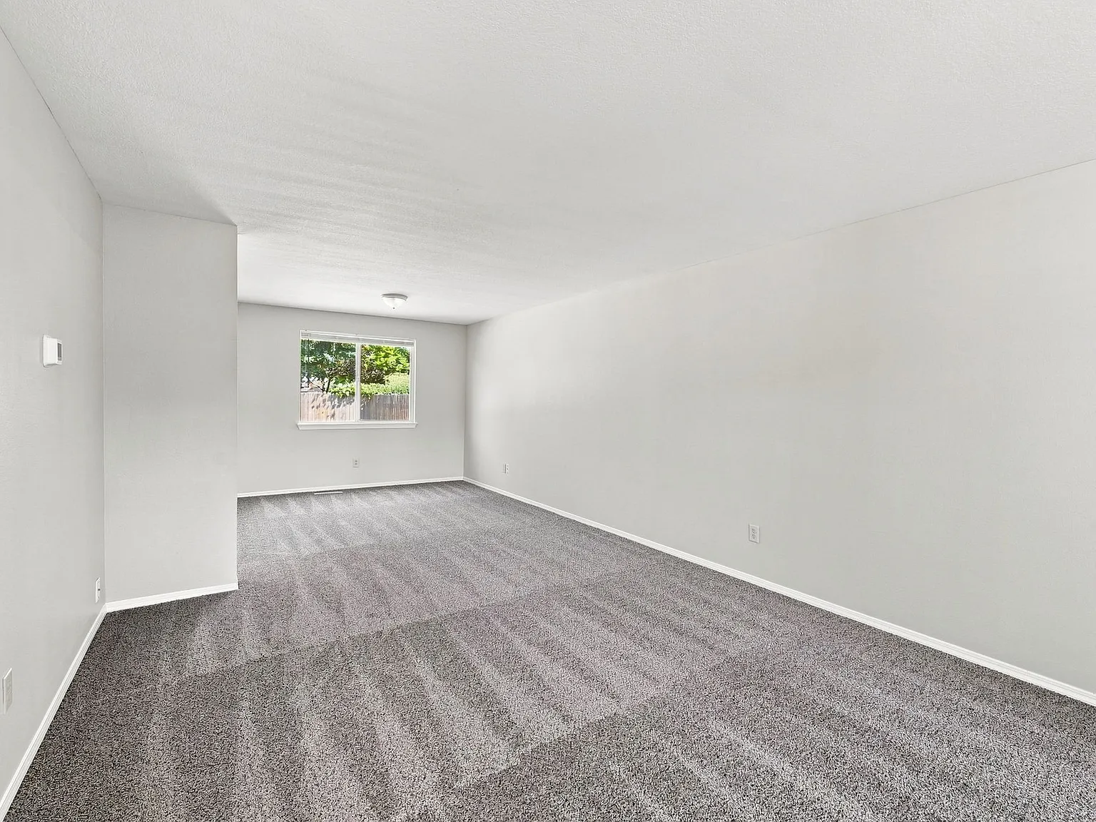 4 bed, 2.5 bath, 1996 sqft, $2,795 — Photo 4