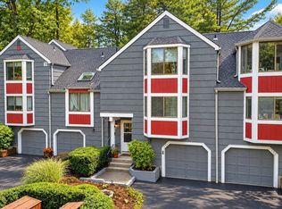 153 Treetop Cir, Nanuet, NY 10954