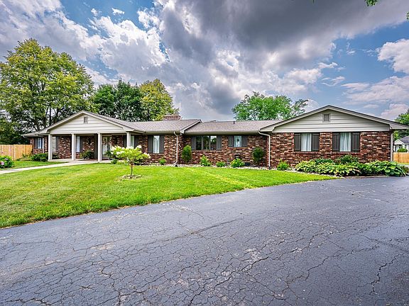 3rd image of 8412 Fantasia Way