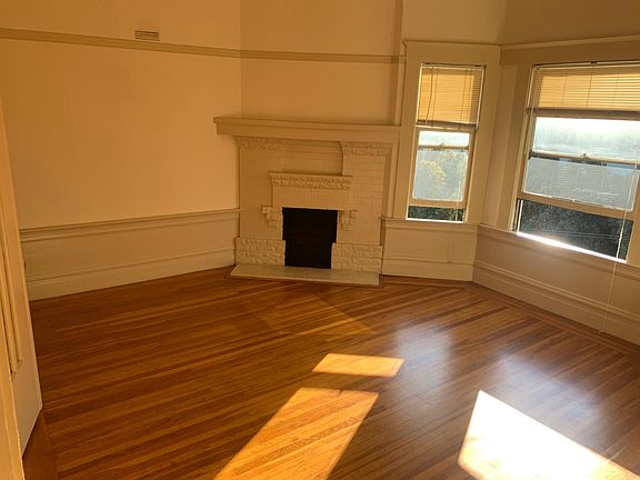 2nd image of 106 Shrader St #106