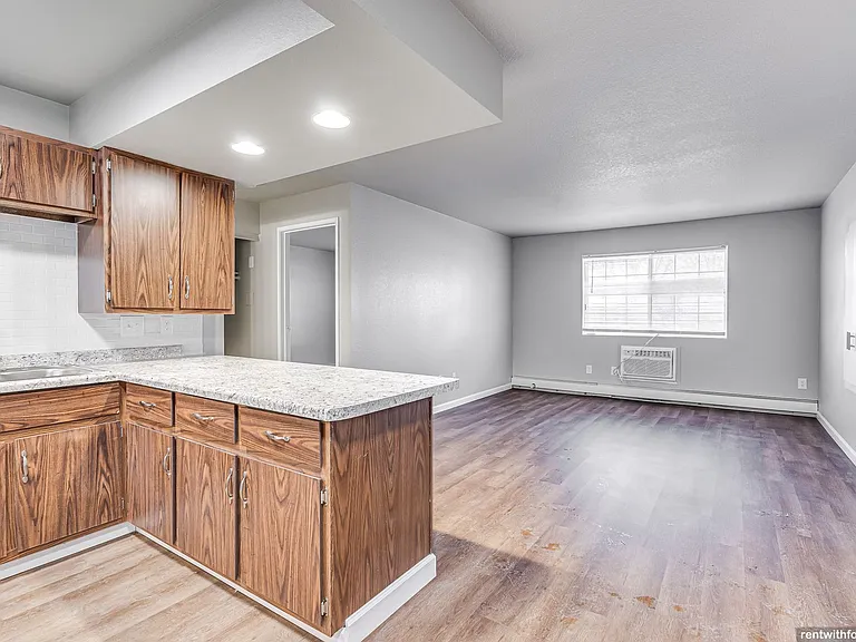 Stonecreek Apartments — Photo 18