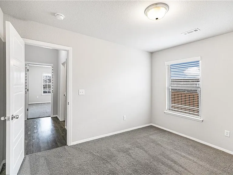 6808 SW Pilgrim Rd — Photo 4