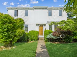 185 Patton Blvd, New Hyde Park, NY 11040
