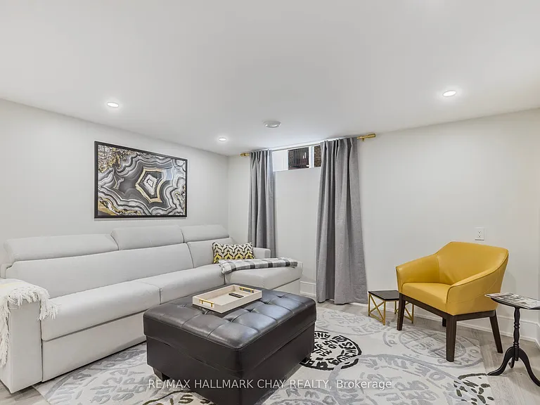 12 Tower Ct #LOWER — Photo 7