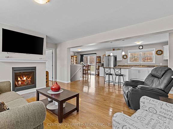 4th image of 2278 Monck Rd
