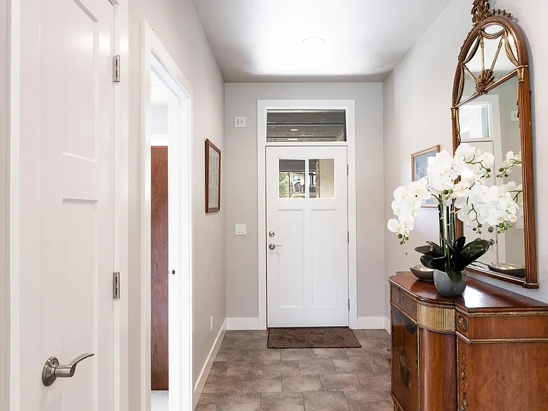1426 N Montchapel Ln — Photo 22