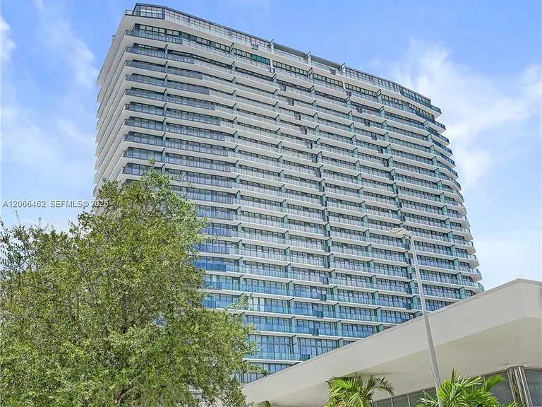 1170 E Hallandale Beach Blvd #1111 — Photo 2