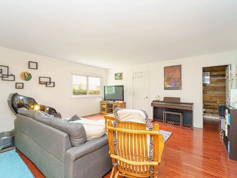 6224 Capella Ave — Photo 9
