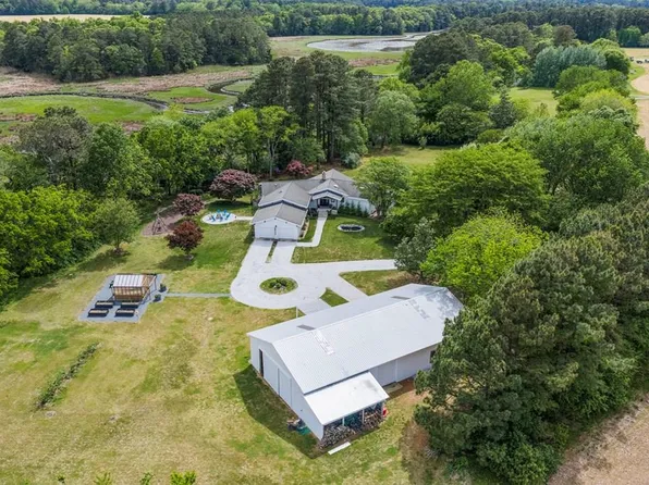 6078 Harmantown Rd, Machipongo, VA 23405