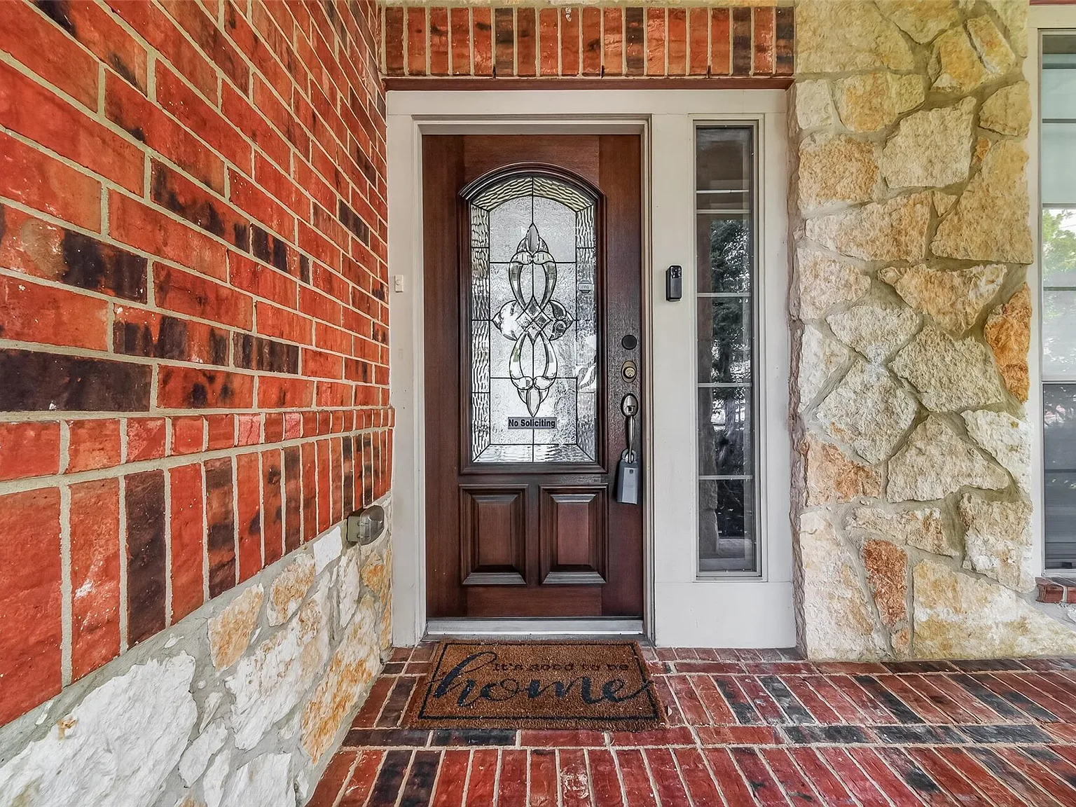 4 bed, 3.5 bath, 3379 sqft, $2,900 — Photo 3