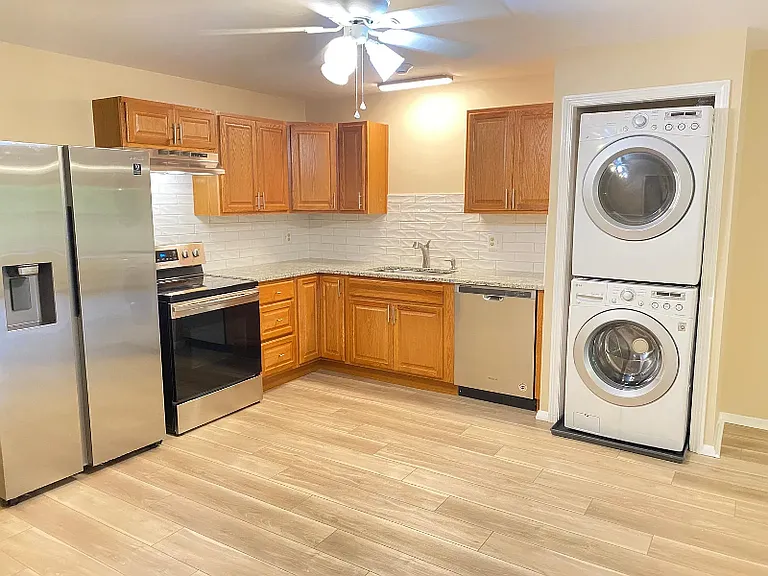 380 Sunset Ave #10 — Photo 12