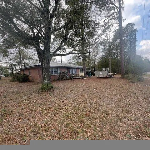 3 bed, 1600 sqft, $2,200 — Photo 2