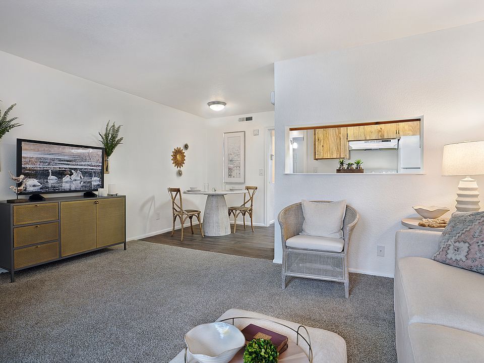 Living Area 2