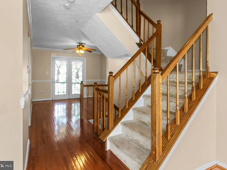 8514 Rheims Ct — Photo 6