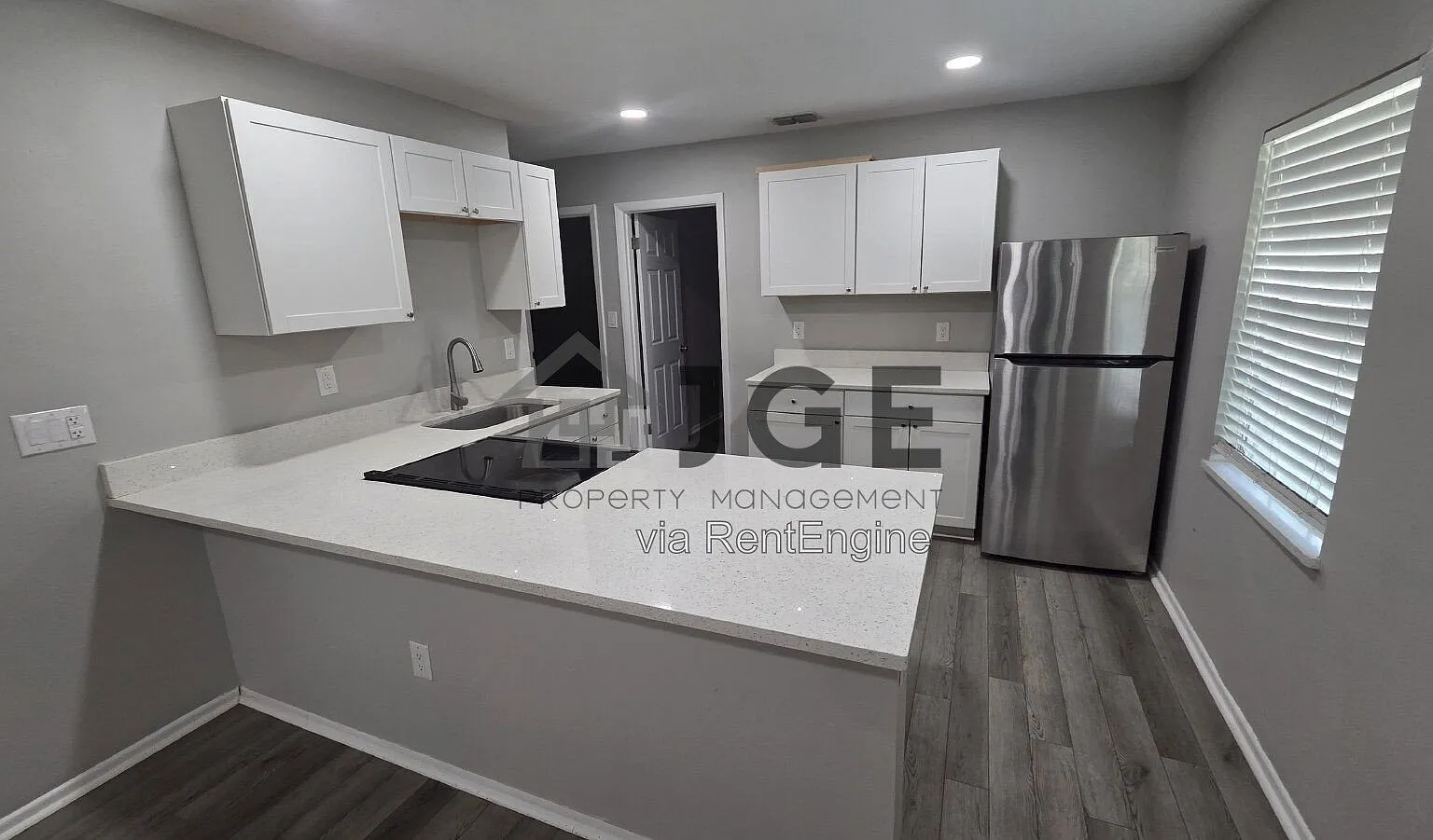 1801 3rd Ct SE — Photo 1
