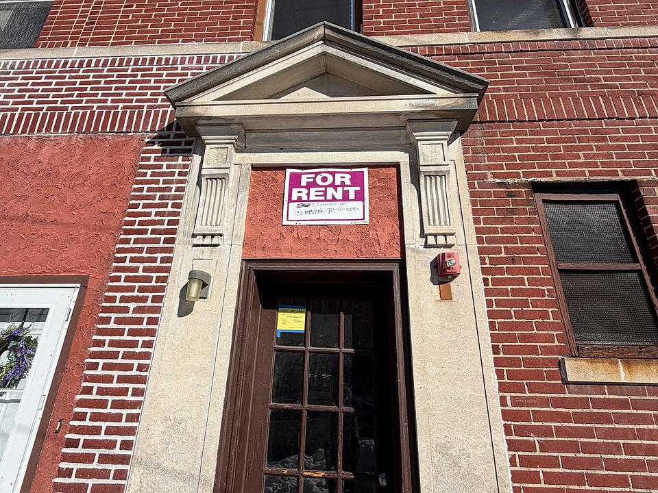 1st image of 446 Washington Ave #2