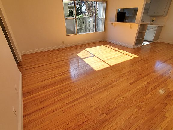 3rd image of 330 Orizaba Ave APT 1
