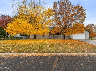 20 Buttercup Ln, Selah, WA 98942