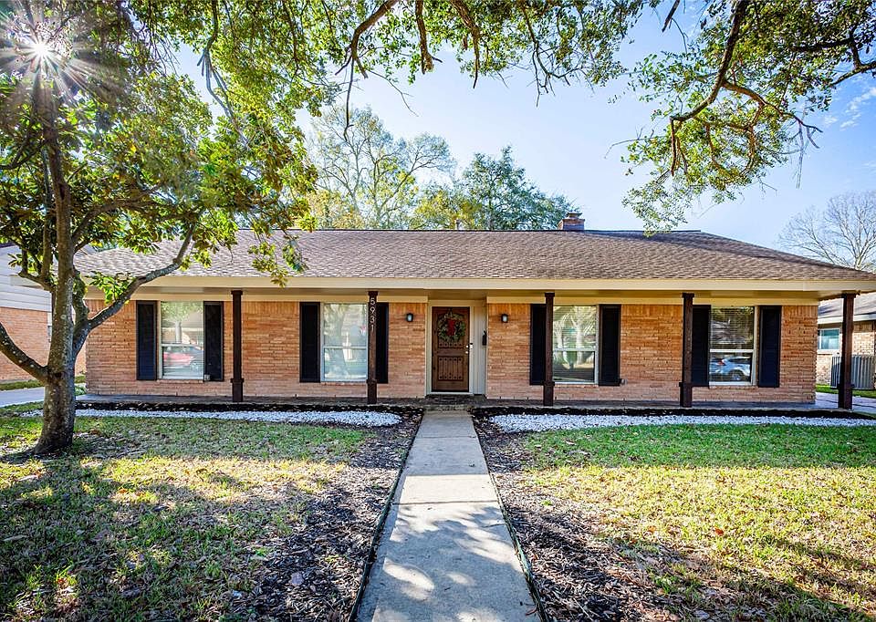 1st image of 5931 Arboles Dr