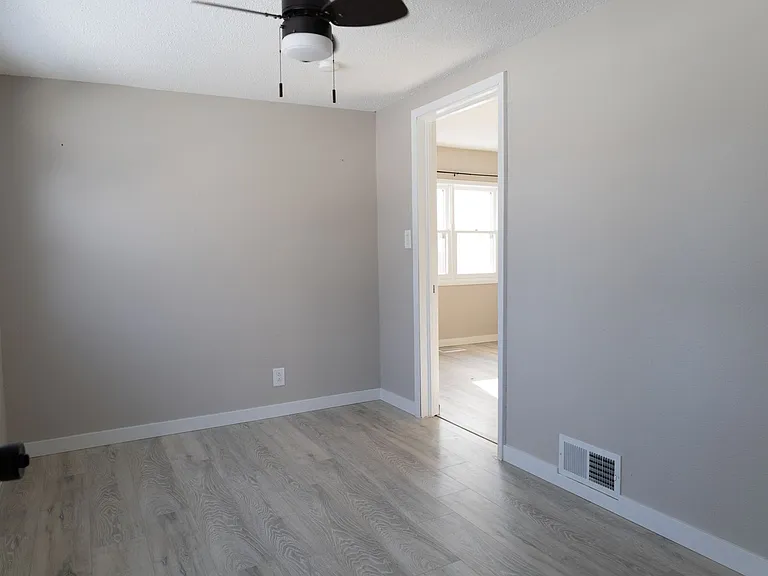 1133 Columbia St — Photo 16