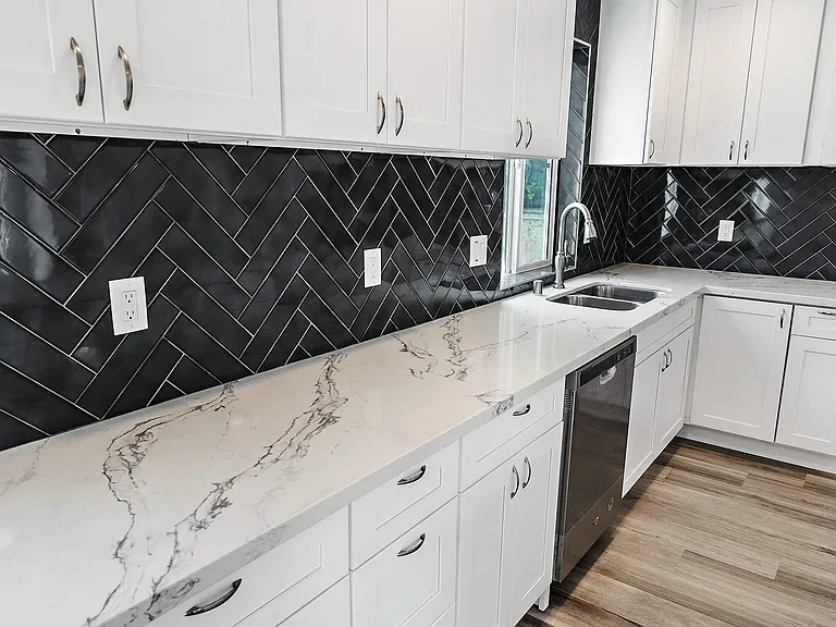 1416 W 79th St — Photo 20