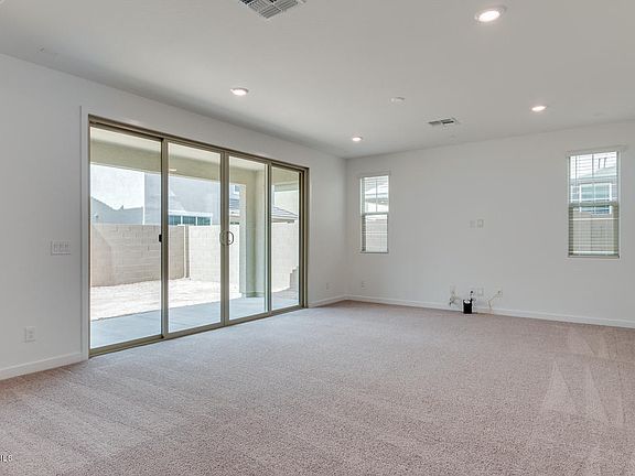 5th image of 1134 E Thompson Way