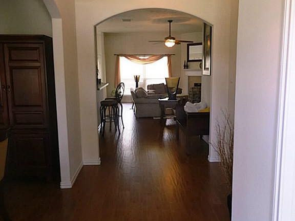 entry way with wood look tile