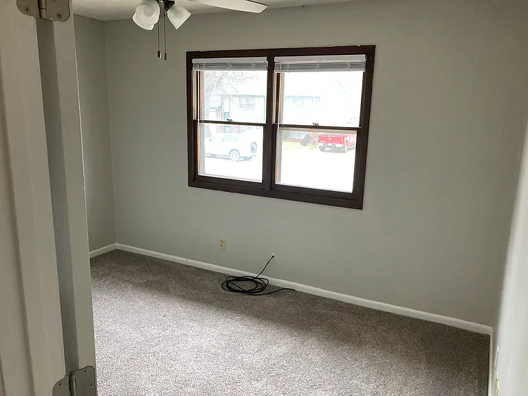 5524-5526 S 42nd Street Ct — Photo 5