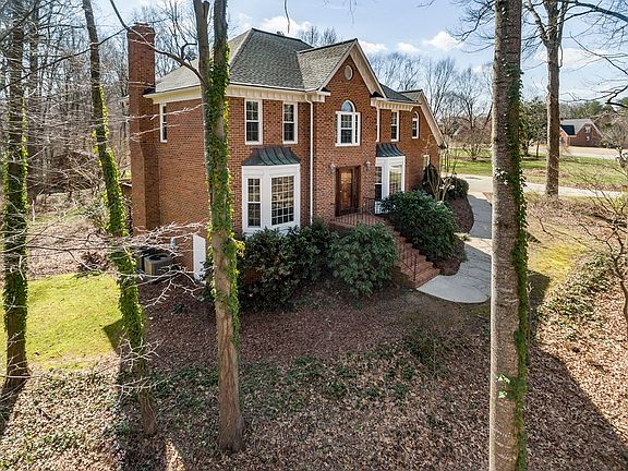 2nd image of 6608 Lismore Dr