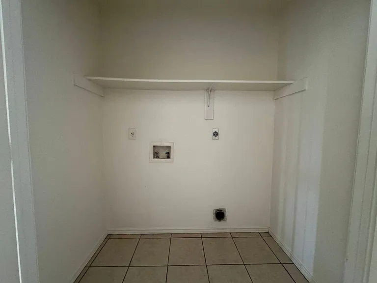 1300 Dugger Circle — Photo 7