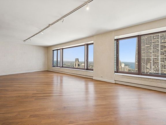 5th image of 161 E Chicago Ave APT 56H