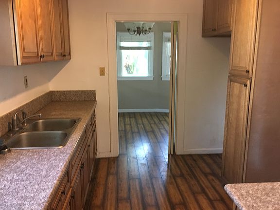 3rd image of 501 E I St