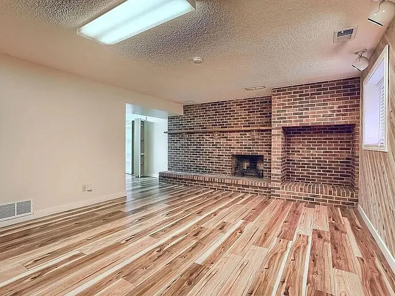 9074 W Cornell Pl — Photo 2