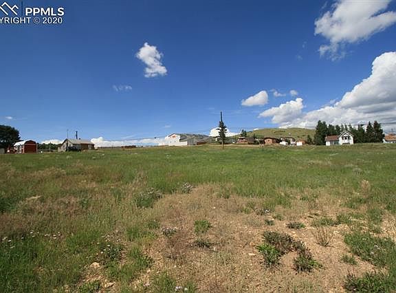 4th image of E Carr Ave