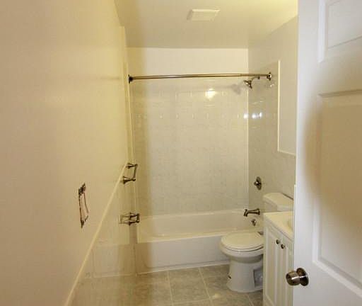 5th image of 3989 50th St Ste 1B