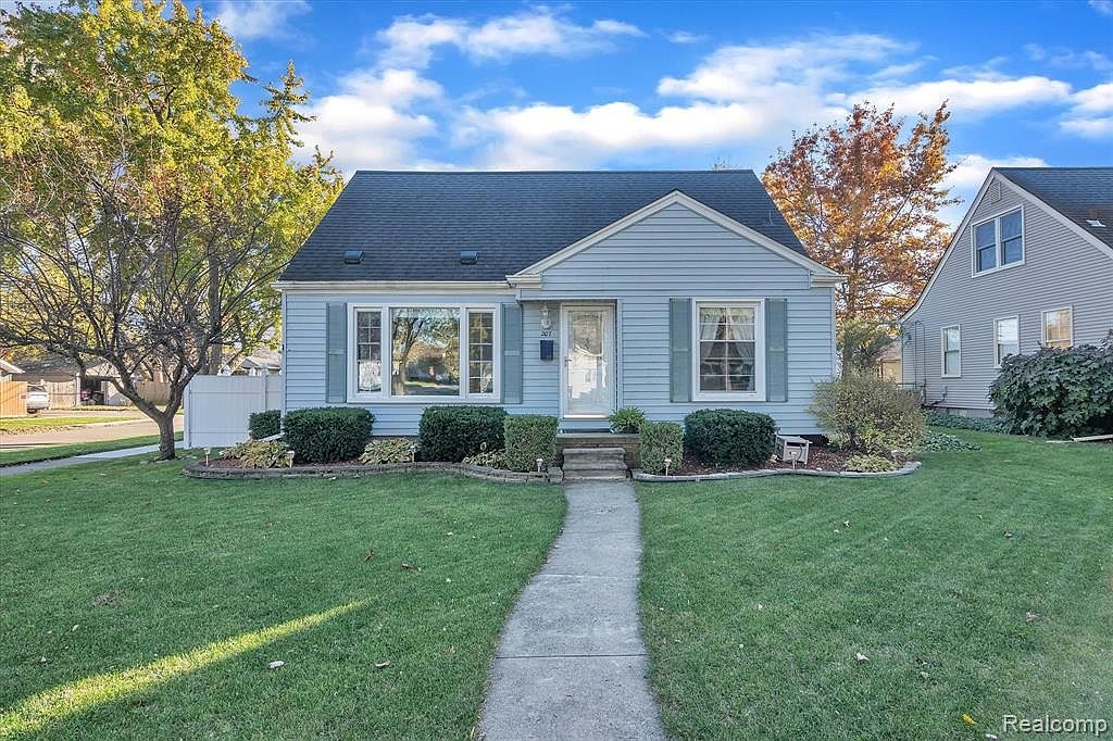 207 Nakota St, Clawson, MI 48017 Zillow