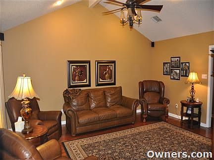 4th image of 4224 Holly Hill Ct