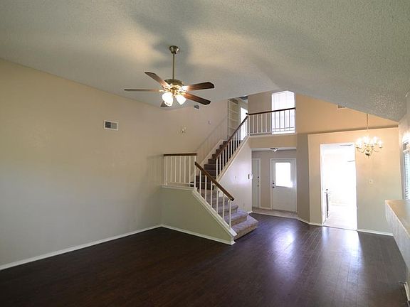 4th image of 1152 Calvert Dr
