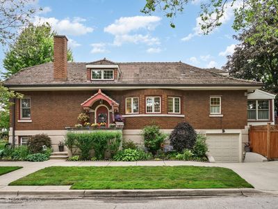 2500 W Farwell Ave, Chicago, IL, 60645