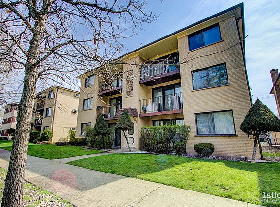 2nd image of 3843 N Narragansett Ave APT 102