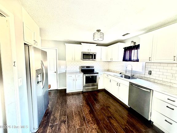 4th image of 638 Sand Ridge Road