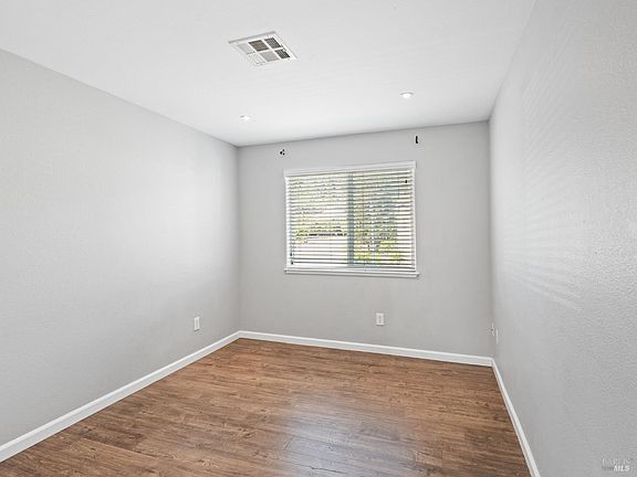 2nd image of 104 Treadway Court